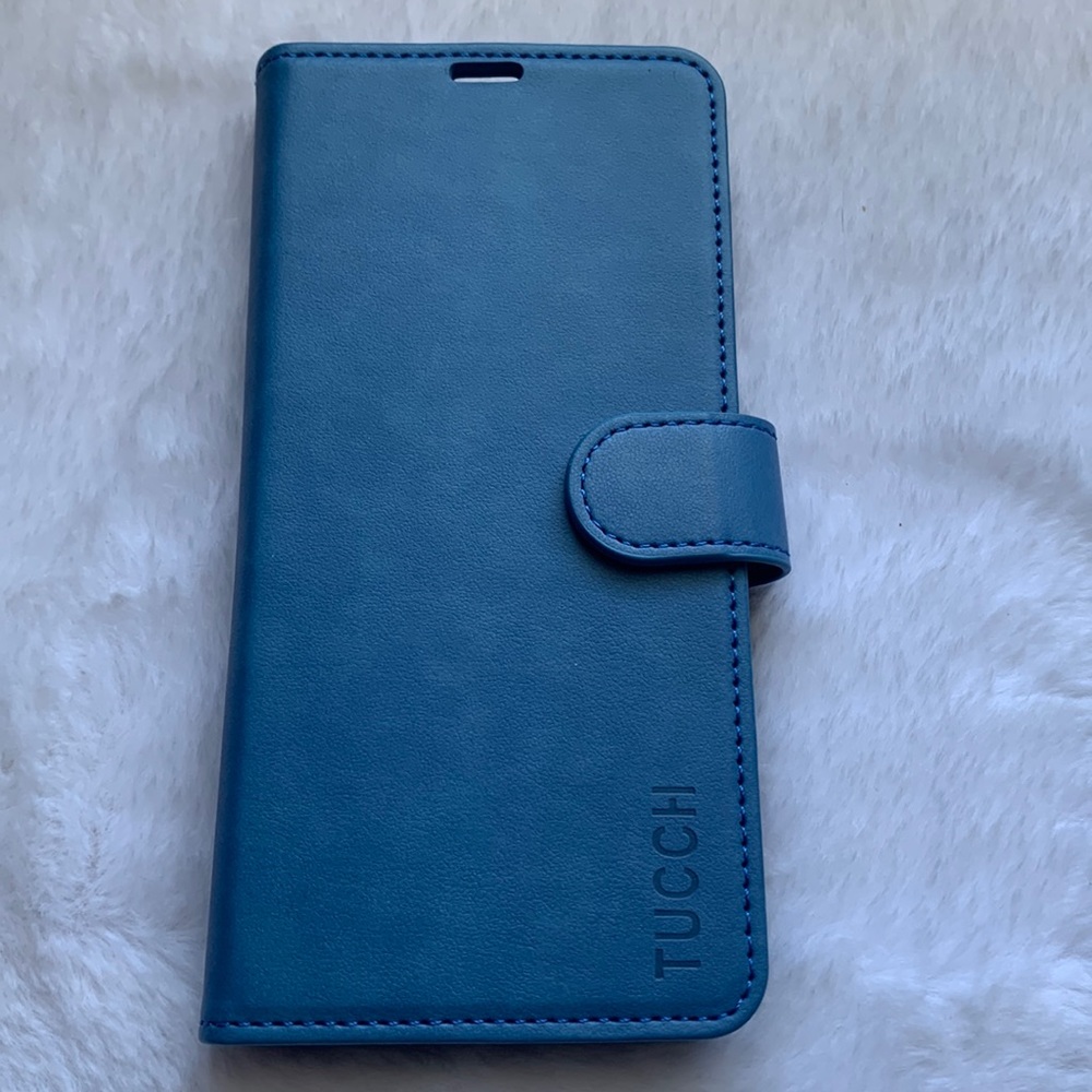 TUCCH Cellphone Wallet / Folio Case NWOT